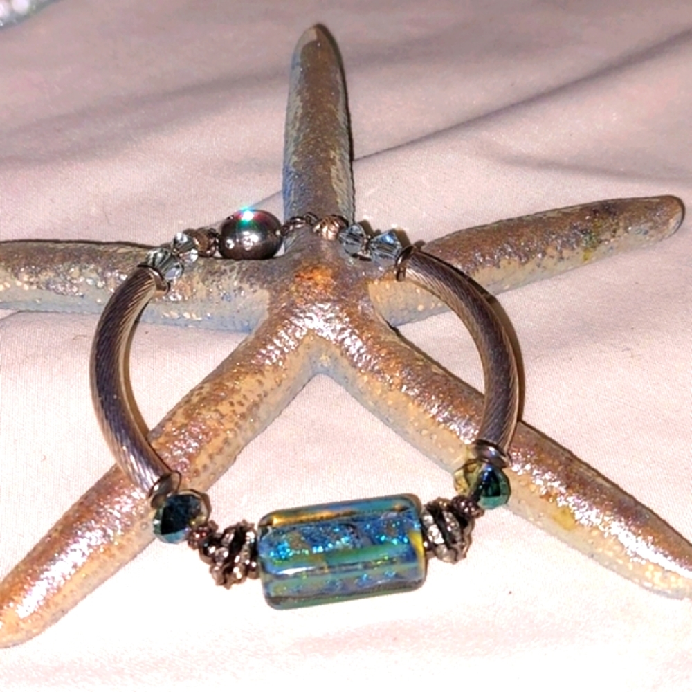 Silver Magnetic  Bracelet. Beautiful.crystal Beads .One Large Bead .8